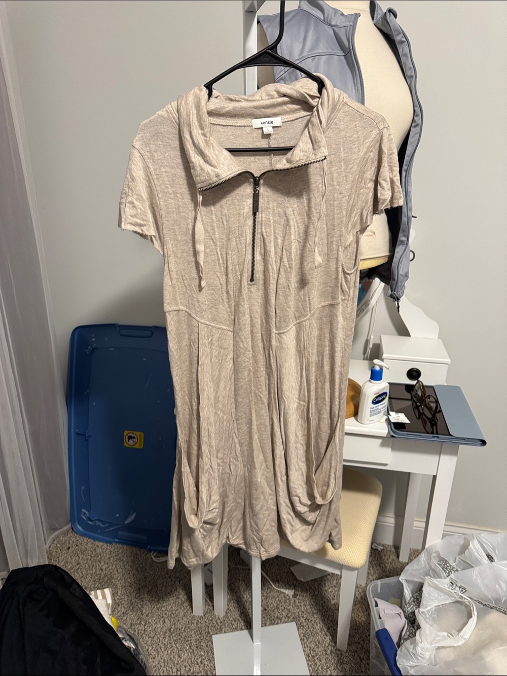 Kensie Beige Short Sleeve Zip-Front Tunic Dress 👙